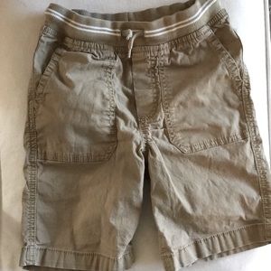 OshKosh boys drawstring khaki shorts size 6.